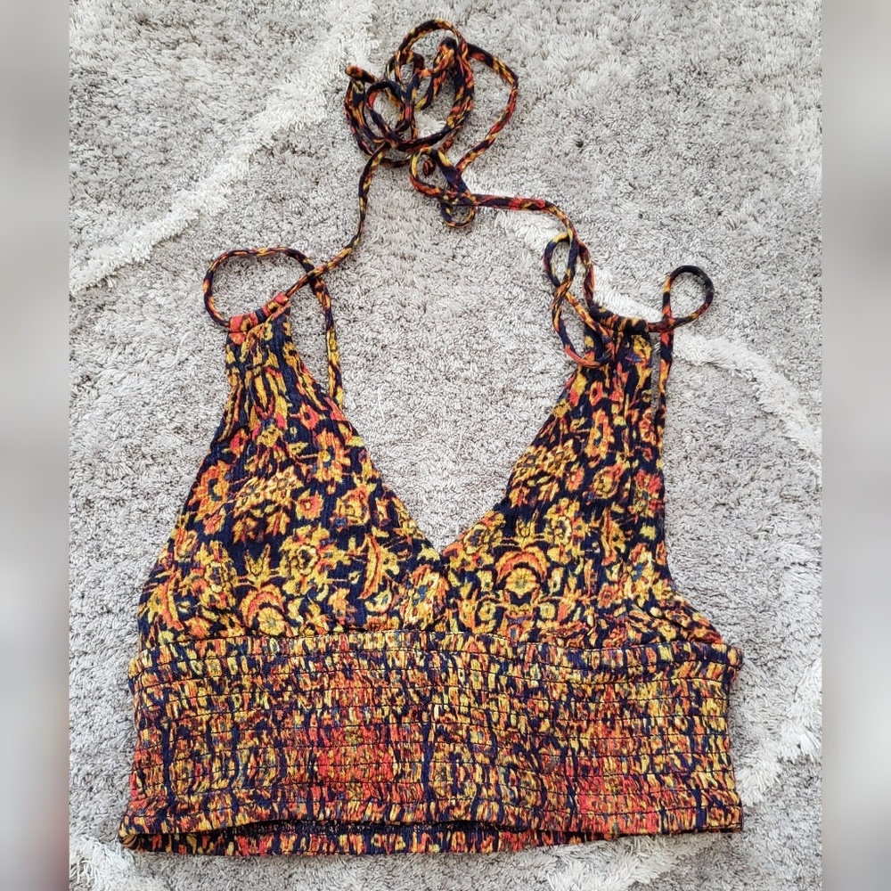 😀Halter style crop top